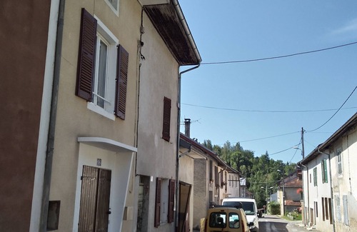 Saint-Claude House | Large independent apartment