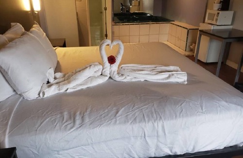 Henderson Hotel | Large Jetted Tub Suite at Envi Boutique Hotel