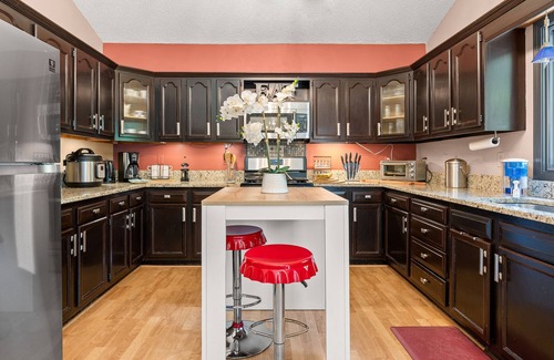 Asheville House | Large King Suite- Hot Tub-12 min to town- sleeps 8