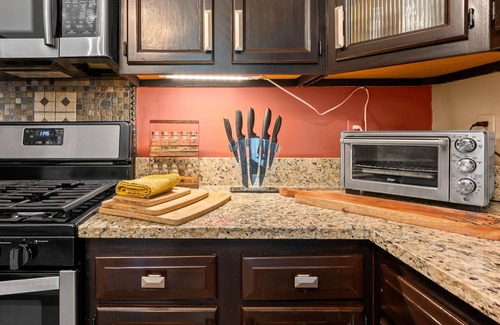 Asheville House | Large King Suite- Hot Tub-12 min to town- sleeps 8