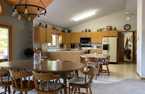 Richwood House | Large Lake House on 2.5 acres with 150 feet of shore front.
