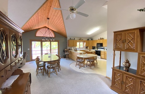 Richwood House | Large Lake House on 2.5 acres with 150 feet of shore front.