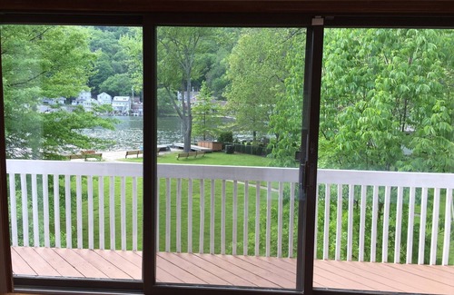 Greenwood Lake House | Large Lake House Property Your Family And Friends Will Love Staying At!