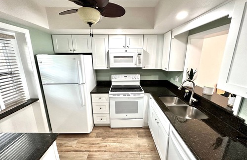 Sebring Condo | Large Lakefront Condo in Downtown Sebring Close To Sebring International Raceway