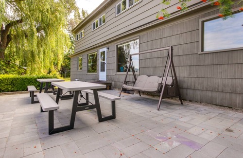 Sandpoint House | Large lakefront house with fireplace, gas grill & stunning lake views