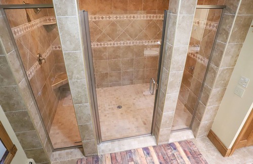 Lake Cottage | Large lakefront house with indoor pool & hot tub!