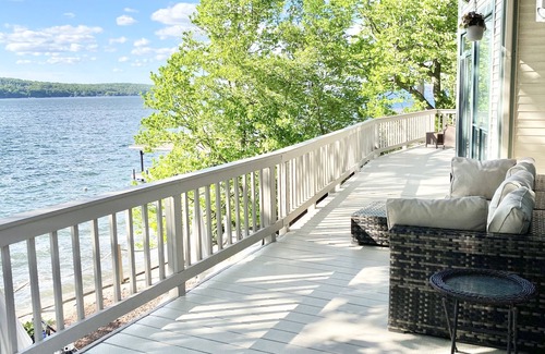 Rushville House | Large Lakefront Lodge on Canandaigua Lake Sleeps 22 Guests!