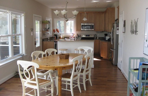 Mineral House | Large light-filled house - quiet cove - dog and wheelchair friendly!