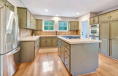 Altadena House | Large & Light-filled Pool Home