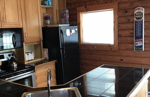 Champion House | Large Log Cabin on 3 wooded acres Seven Springs Resort/Hidden Valley/Champion