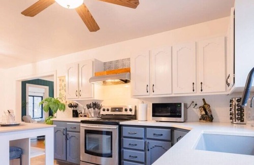 Homecroft House | Large Lot SFR, close to IU, Downtown and Southport