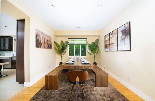 Fountain Valley House | Large Lux Holiday Home for Hosting - Disneyland, Game Room, Golf