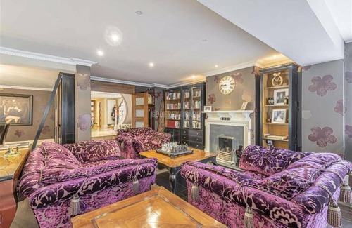 Watford House | Large luxurious character house with indoor pool