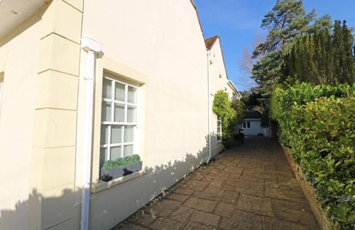 Watford House | Large luxurious character house with indoor pool