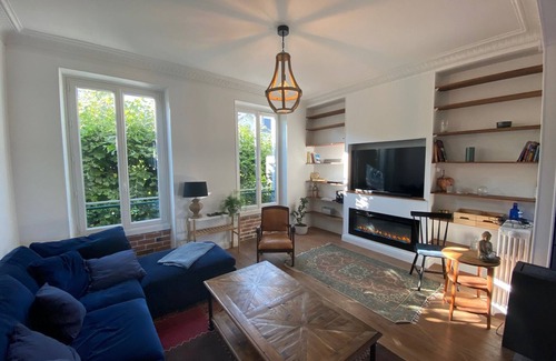 Meaux Apartment | Large luxury apartment ideal for a family - Eurodisney, CDG, Paris