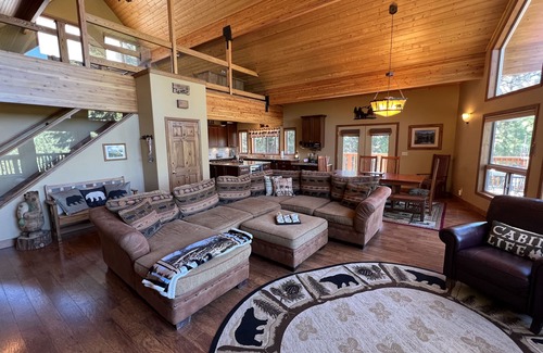 Lake Davis Ski Chalet | Large Luxury Cedar Home in the Forest at Lake Davis near golf courses - 3NightM