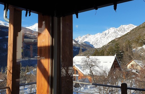 Les Vigneaux Ski Chalet | LARGE LUXURY CHALET/WELLNESS SPA. VALLOUISE VALLEY