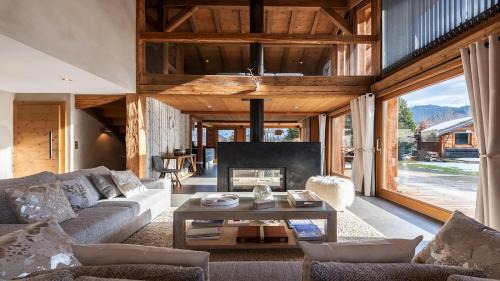 Praz-sur-Arly Ski Chalet | Large luxury chalet Megeve