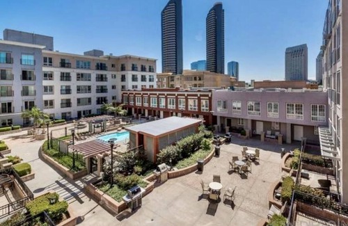Pacific Terrace Condo | Large Luxury Gaslamp Condo with Pool, In-Unit W/D, & Parking