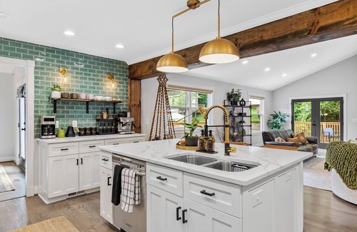Nashville House | Large Luxury Oasis - Minutes from Airport, Downtown, Opry, Lake - 8 beds, 3 Bath