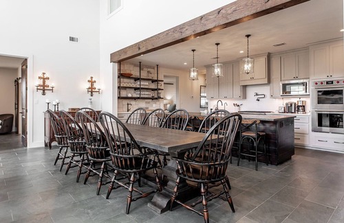 Brady Resort | Large Luxury Ranch for Conferences and Retreats - sleeps 44