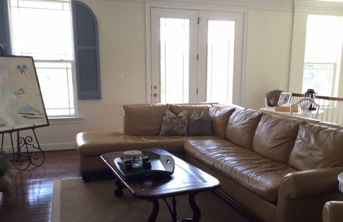 Cambridge House | Large Luxury Townhouse with Elevator adjacent to the Chesapeake Hyatt