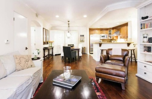 Studio City Condo | Large Luxury Tuscan Villa Style Condo + Huge Patio