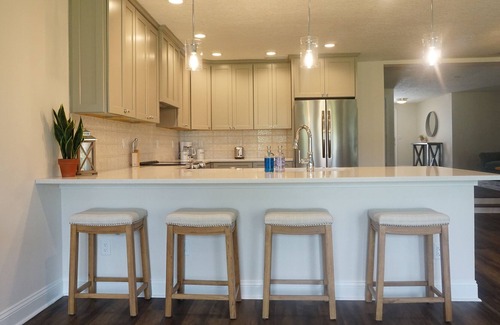 Isle of Palms House | Large Marsh View Home - Near Mayo Clinic and Beaches