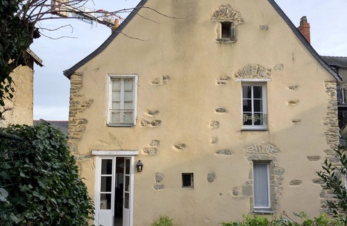 Laval House | Large medieval house in the center of Laval