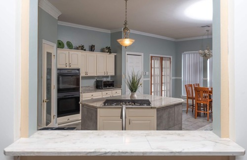 Algiers House | Large Mini Mansion 5 bedroom home, Bed and Breakfast