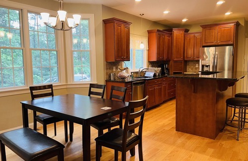 Mashpee House | Large modern ALL SEASON house/good for reunion, showers, friends/family events.