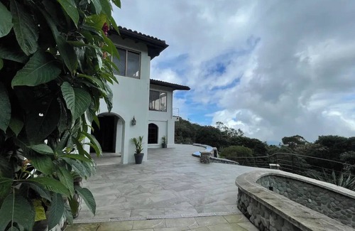 Jaramillo House | Large Modern Apartment, Amazing View, Wifi, Solar