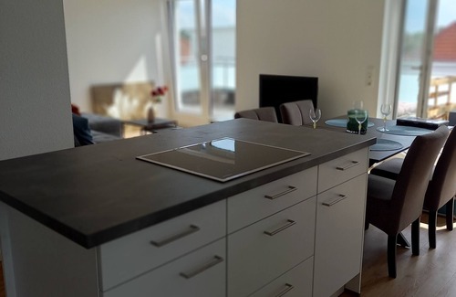 Uetersen Apartment | Large modern penthouse apartment with roof terrace