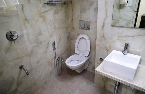 Khar Apartment | Large, Modern, Private 3BHK, Khar West, Mumbai