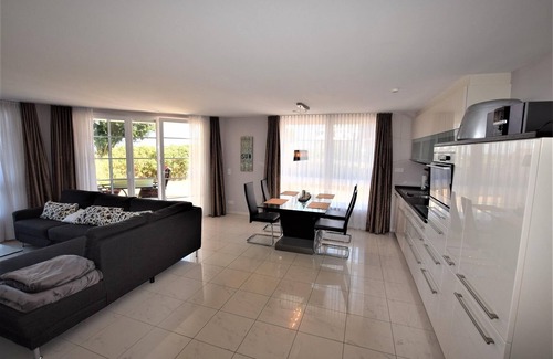 Hohwacht Apartment | Large modern vacation apartment directly on the white sandy beach of Hohwacht.