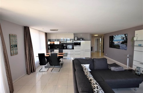 Hohwacht Apartment | Large modern vacation apartment directly on the white sandy beach of Hohwacht.