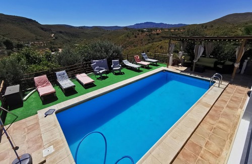 Macastre Villa | Large Modern Villa, Great For All The Family, Private Pool and Lots More