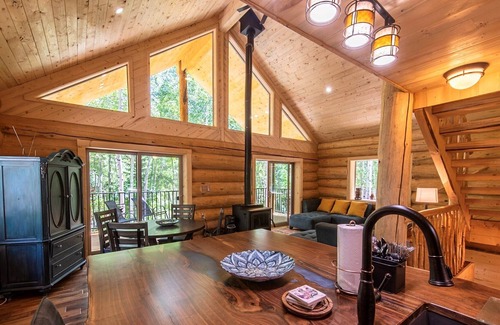 Garfield House | Large Mountain Cabin- Room for Multi Family-New Hot tub!