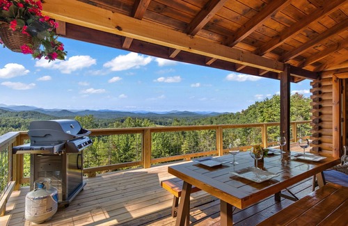Vein Mountain Cabin | Large Mountain Getaway Cabin with Views