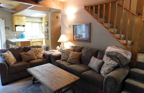 Cold Springs Cabin | Large mountain home- near Pinecrest Lake