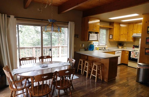 Cold Springs Cabin | Large mountain home- near Pinecrest Lake