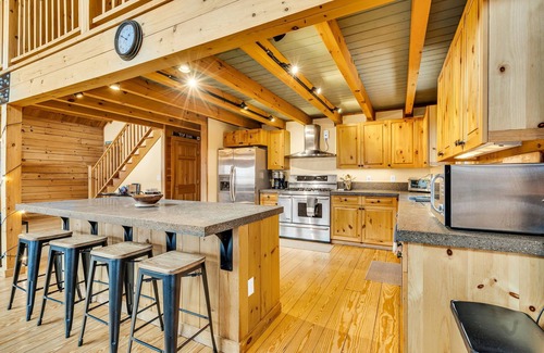 Sunday River Area Cabin | Large Mtn Cabin HotTub+GameRm Mins to Sunday River