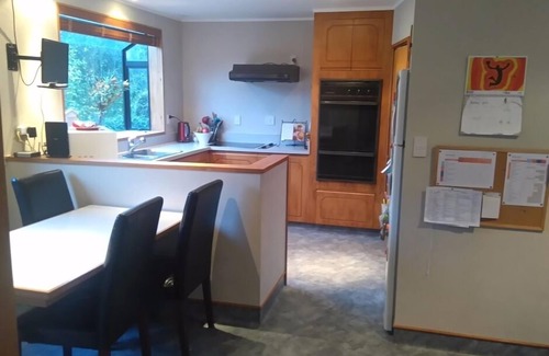 Havelock North House | Large, multi-storey family home close to village.