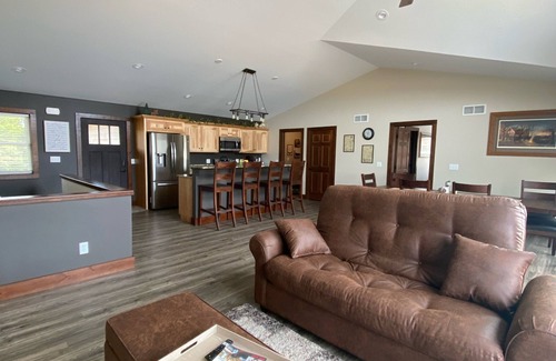 New Lisbon House | Large Multifamily Beach Front Lake Home Near WI Dells