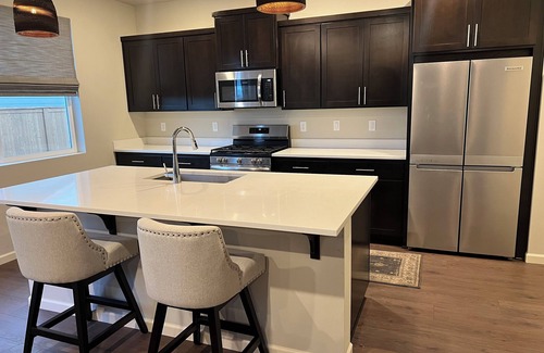 Redmond House | Large New Construction Home in SW Redmond Neighborhood Near Bend