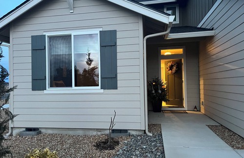Redmond House | Large New Construction Home in SW Redmond Neighborhood Near Bend