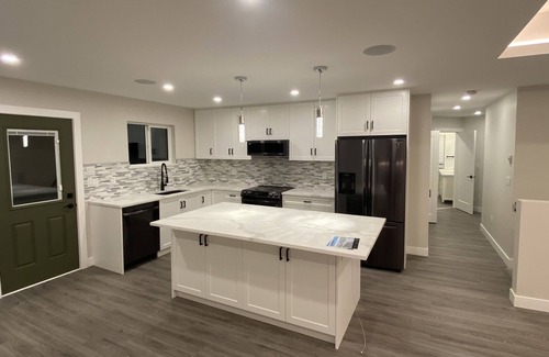 Madeira Park House | Large new home on the beautiful Sunshine Coast. Great hiking, kayaking and views