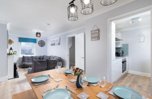 Chysauster House | Large newly refurbished modern house, part sea views, south facing garden, parking