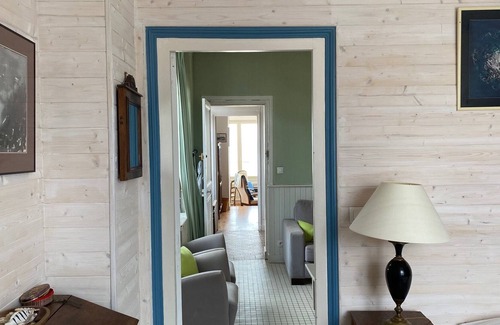 Langrune-sur-Mer Villa | Large Norman house right by the sea on the landing beaches