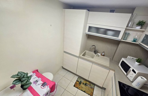 Greoux-les-Bains Apartment | Large one-bedroom apartment - 2 people - elevator - terrace - parking
